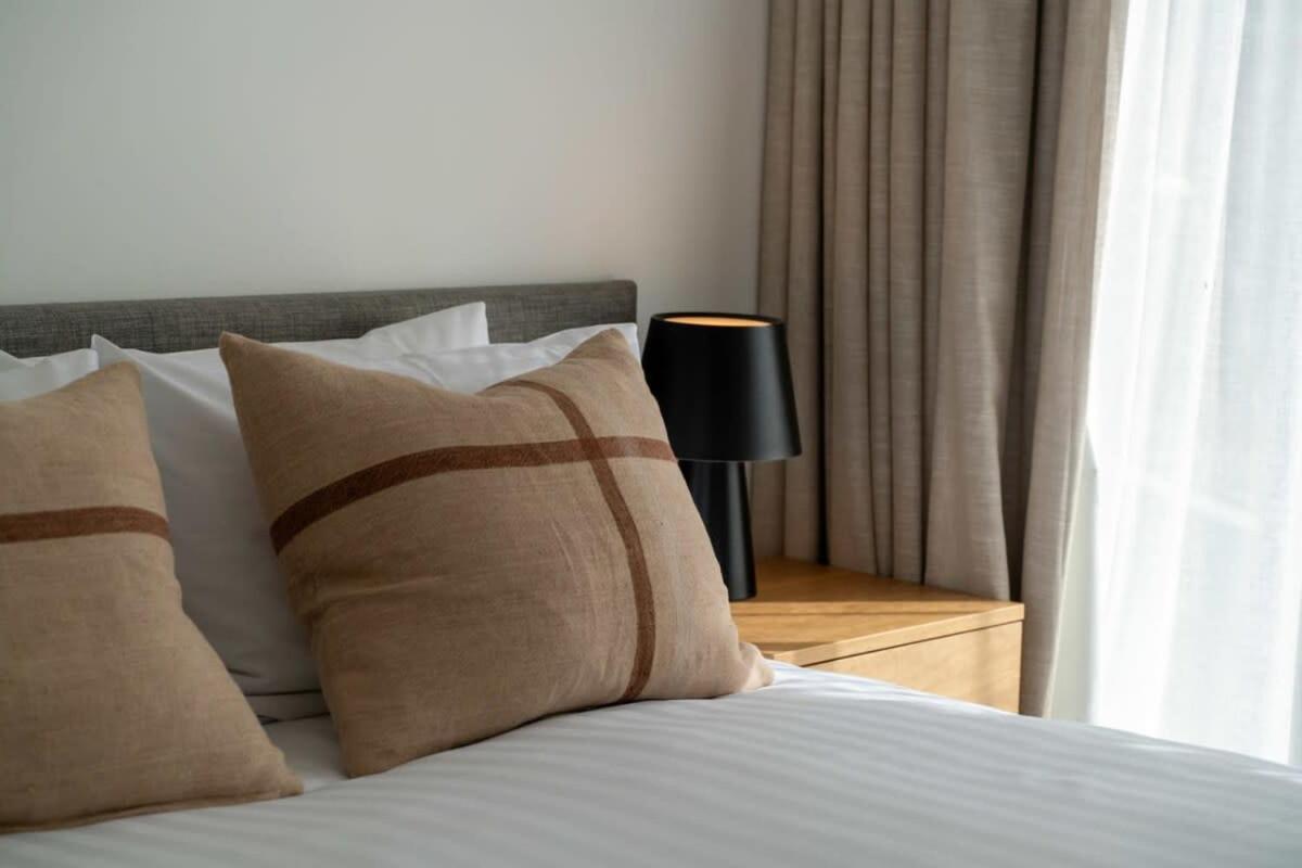 Alps And Lake Retreat Wanaka Albert Town ภายนอก รูปภาพ