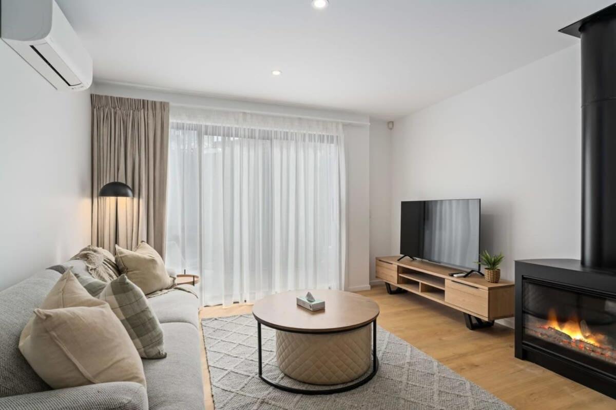 Alps And Lake Retreat Wanaka Albert Town ภายนอก รูปภาพ